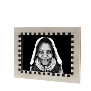Mandaka photo frame - Black/white - Nolan & Co